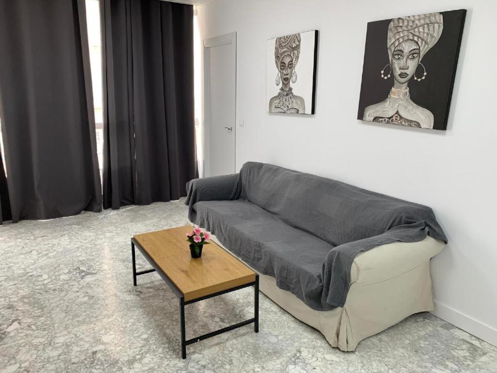 Boutique Living Soho Apartment มาลากา ภายนอก รูปภาพ