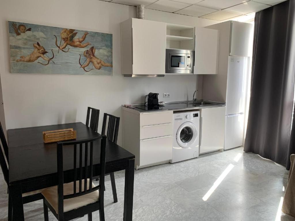 Boutique Living Soho Apartment มาลากา ภายนอก รูปภาพ